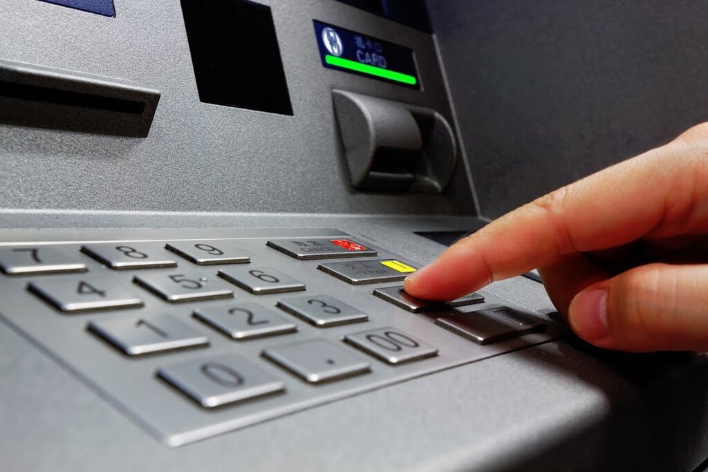 CIM apreensiva com possível contração da rede de caixas automáticas e balcões de crédito 
