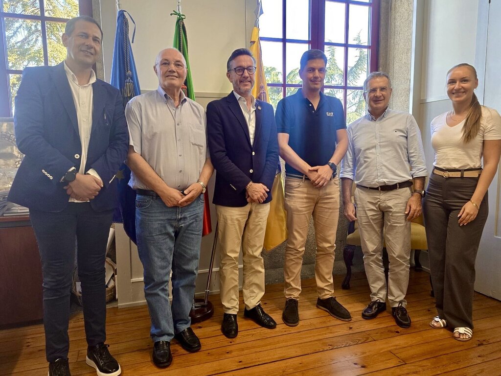 Celebrado Contrato de Serviço Público de Transporte Rodoviário de Passageiros 